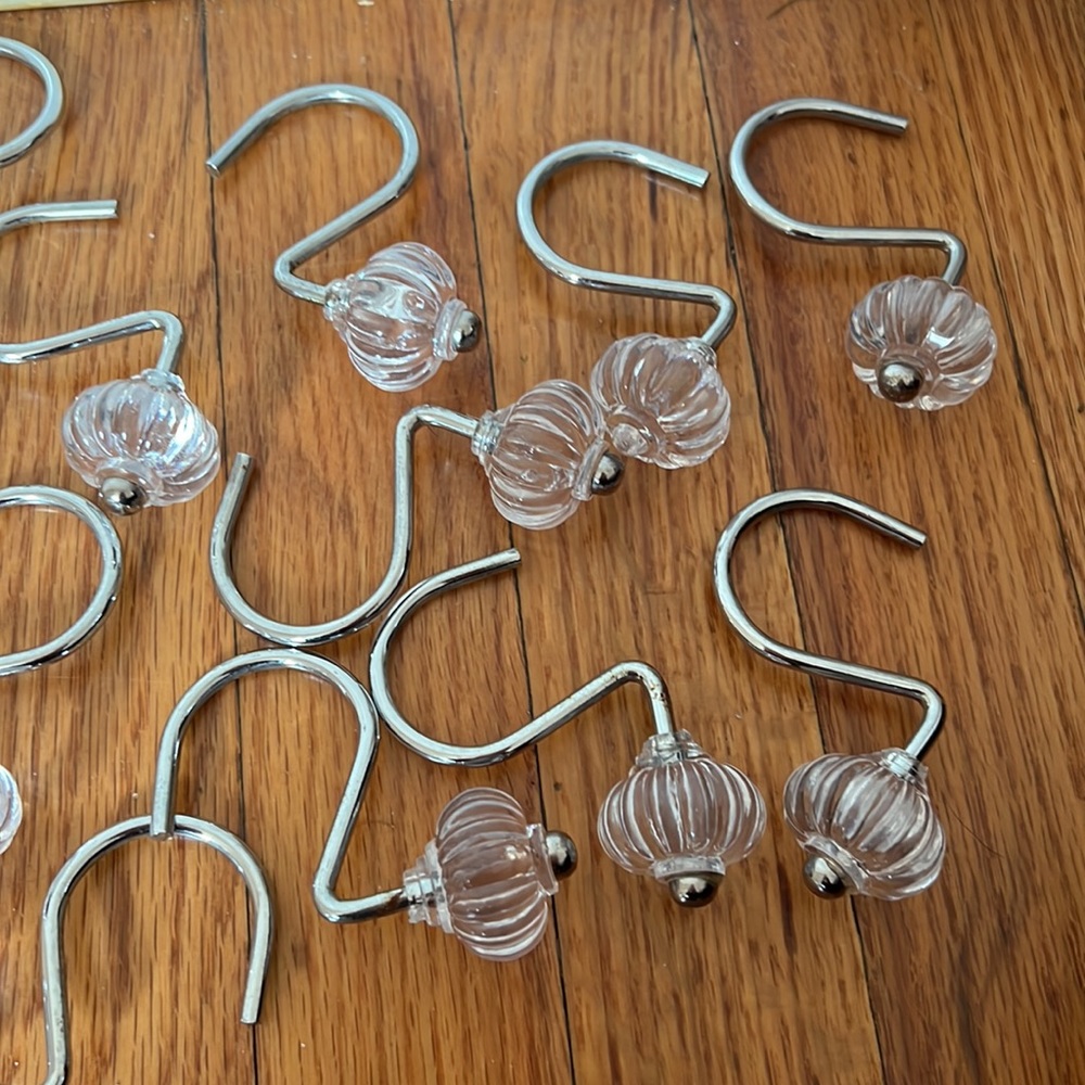 12 Simply Shabby Shower Hooks from 2009 - Picture 3 of 4